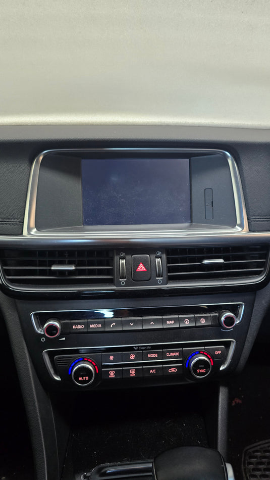 KIA OPTIMA FACTORY STEREO REPLACED BY DERTON WIRELESS APPLE CARPLAY/ ANDROID AUTO MULTIMEDIA UNIT and Retained Factory Steering wheel control buttons/ Reverse Camera/ AC Heater information Display